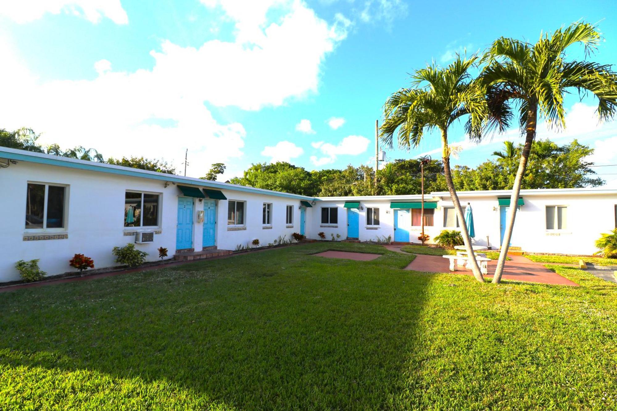 Hallandale Beach Motel With Free Parking And Full Kitchen ! No Extra Fees! Accepting Cash! Eksteriør billede