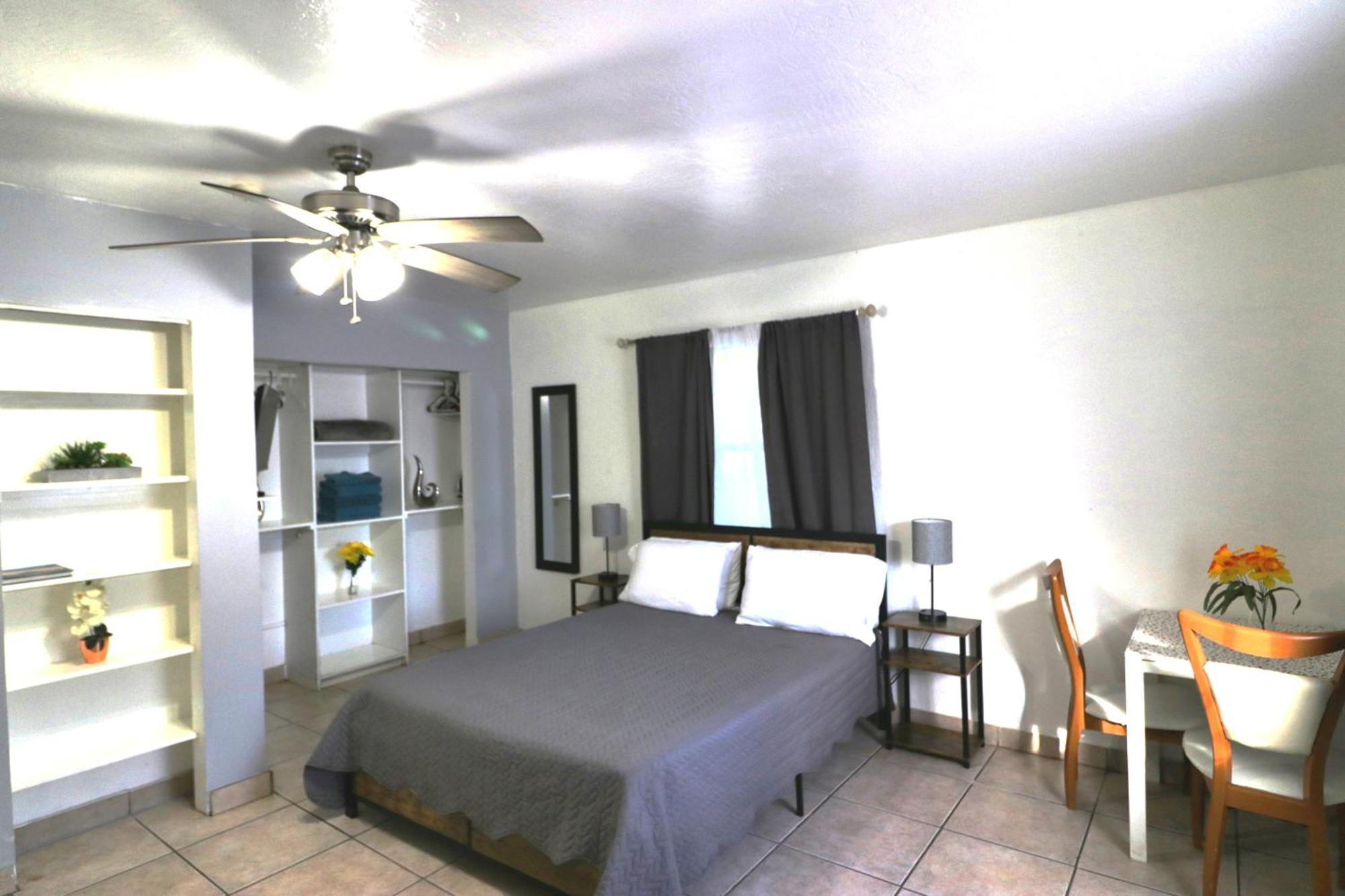 Hallandale Beach Motel With Free Parking And Full Kitchen ! No Extra Fees! Accepting Cash! Eksteriør billede