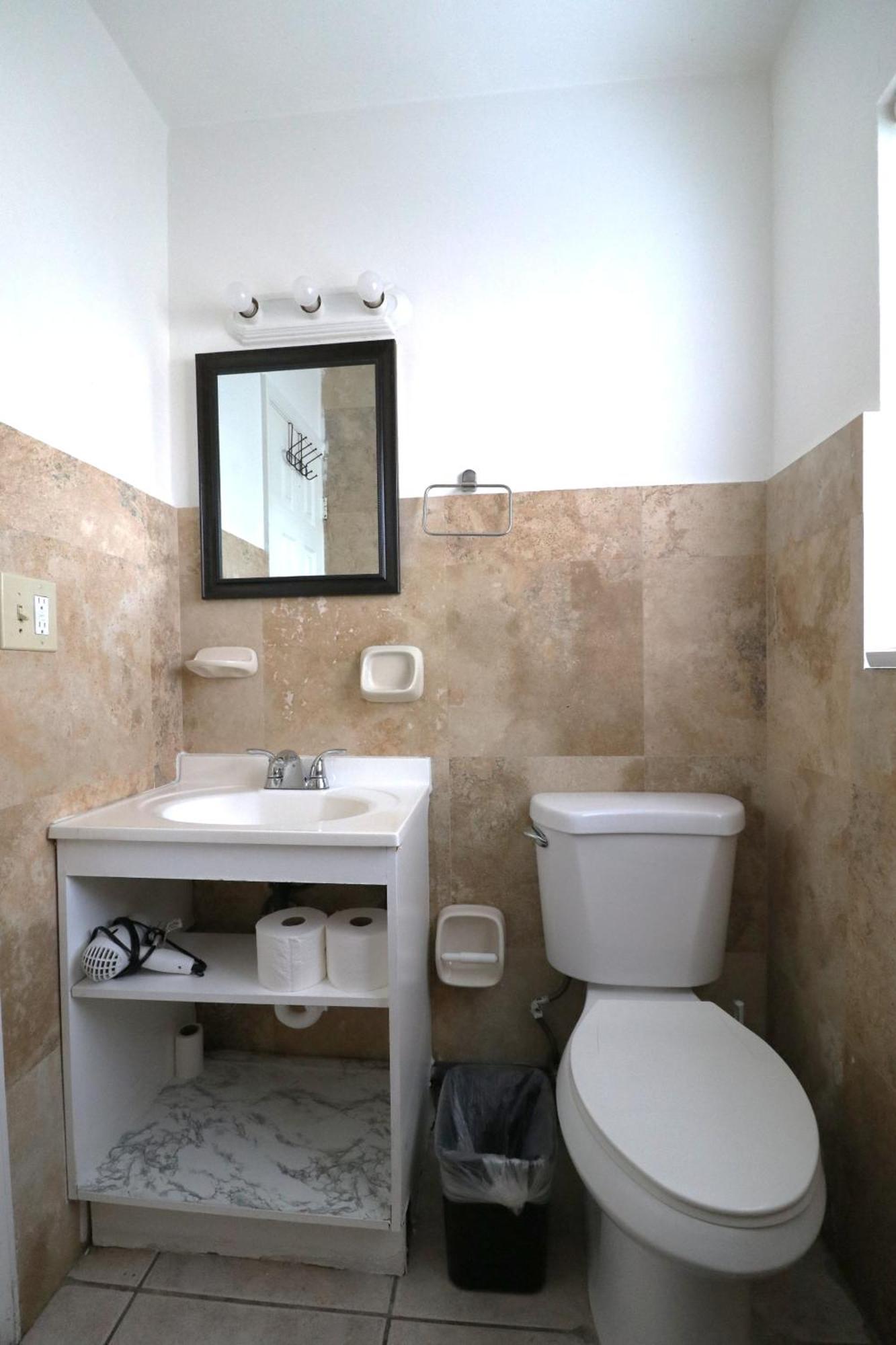 Hallandale Beach Motel With Free Parking And Full Kitchen ! No Extra Fees! Accepting Cash! Eksteriør billede