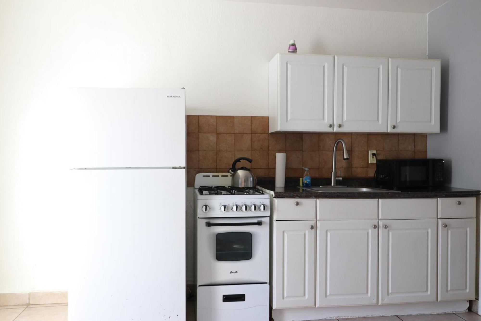 Hallandale Beach Motel With Free Parking And Full Kitchen ! No Extra Fees! Accepting Cash! Eksteriør billede